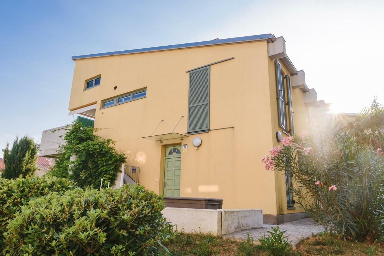 Appartamento Apartma Joy - Private Beach Ancarano Esterno foto