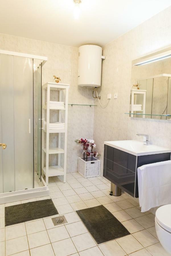 Appartamento Apartma Joy - Private Beach Ancarano Esterno foto