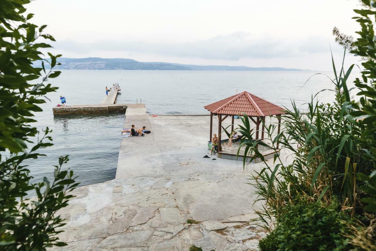 Appartamento Apartma Joy - Private Beach Ancarano Esterno foto